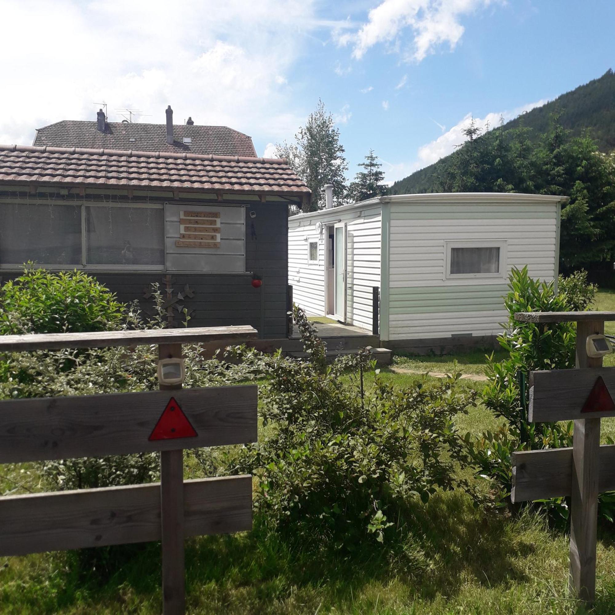 Gites, Les Jonquilles, Le Sagard Et Bungalow Les Brimbelles, Nature Et Detente La Houssiere Eksteriør billede